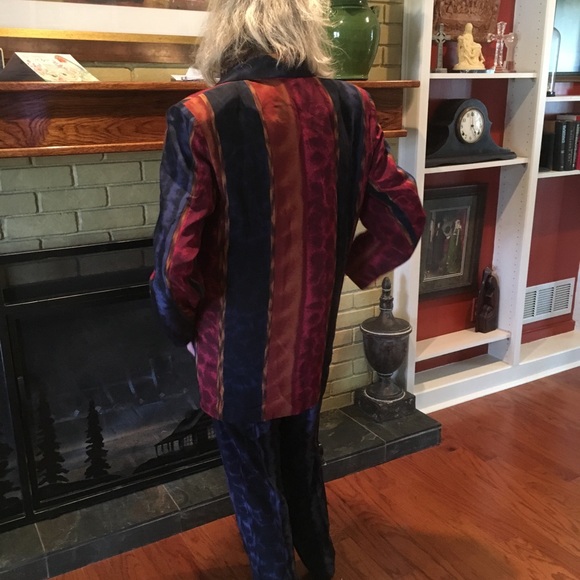 4 pieces: top/pants/vest/jacket - Picture 2 of 5